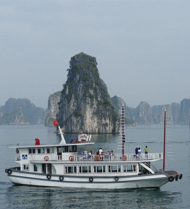 Du lịch trong ngày trên vịnh Hạ Long