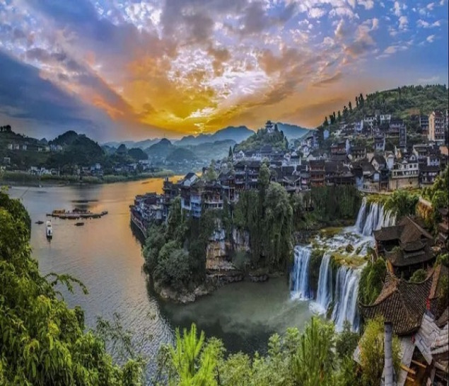 THIÊN MÔN SƠN – PHÙ DUNG TRẤN – PHƯỢNG HOÀNG CỔ TRẤN